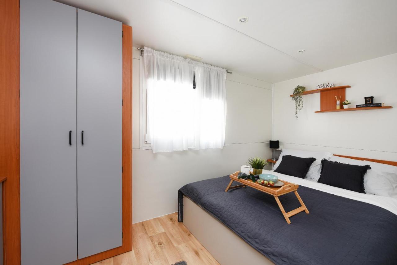 Mia Mobile Home With Jacuzzi Ždrelac Eksteriør billede